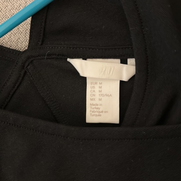 Sleeveless black H&M top - Picture 4 of 4